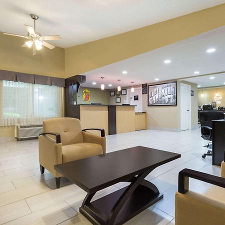 Super 8 By Wyndham Aberdeen Southern Pines Bagian luar foto